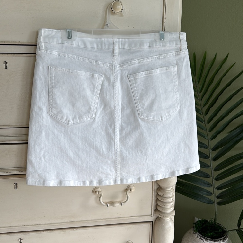 Loft White Button-Front Denim Skirt size 6 - Picture 2 of 6